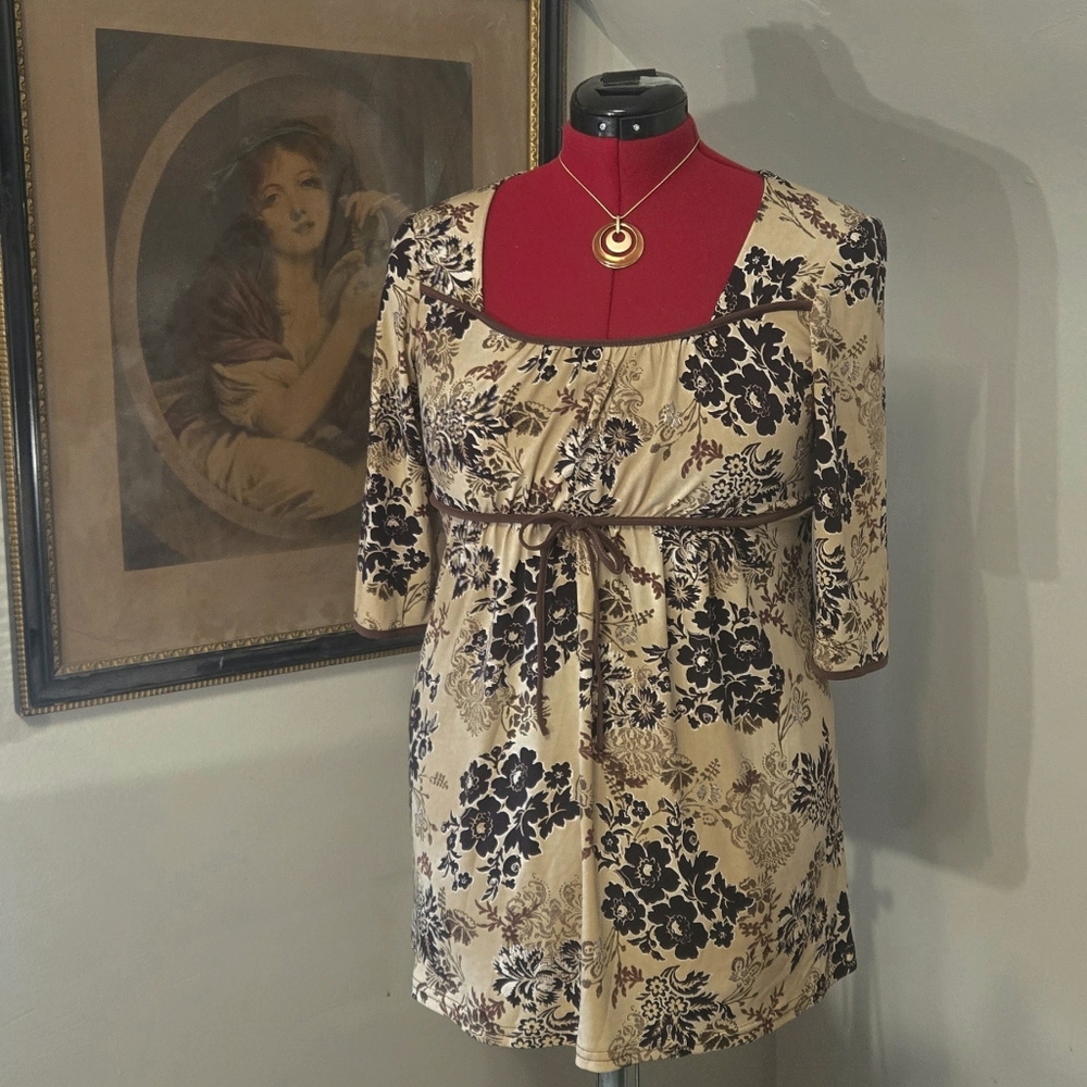 M Vintage Floral Vinrouge 3/4 Sleeve Top With Square Neck and Babydoll shape